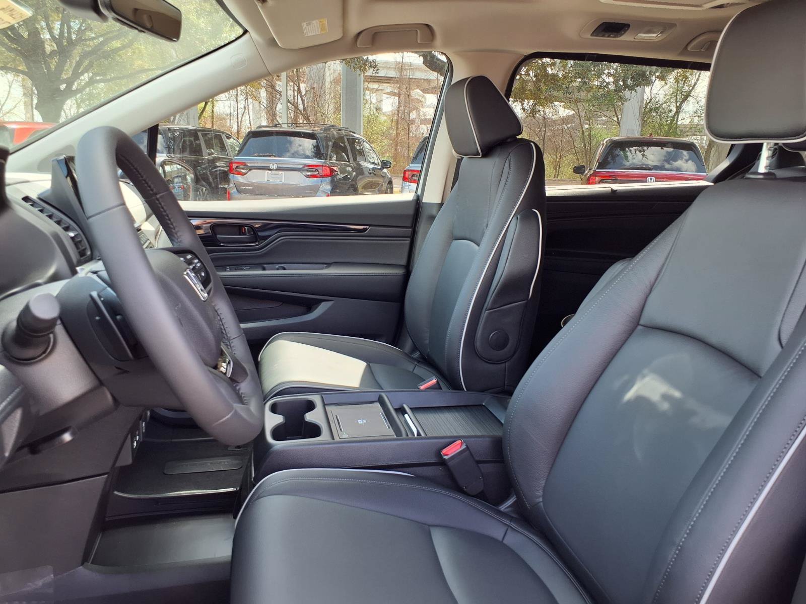 New 2026 Honda Odyssey Touring image 11