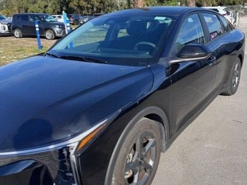 Used 2025 Kia K4 LXS image 4