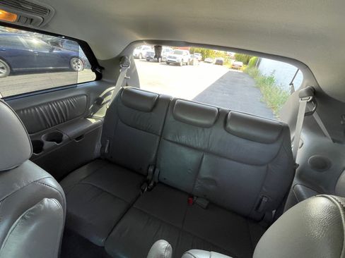Used 2007 Toyota Sienna XLE image 21