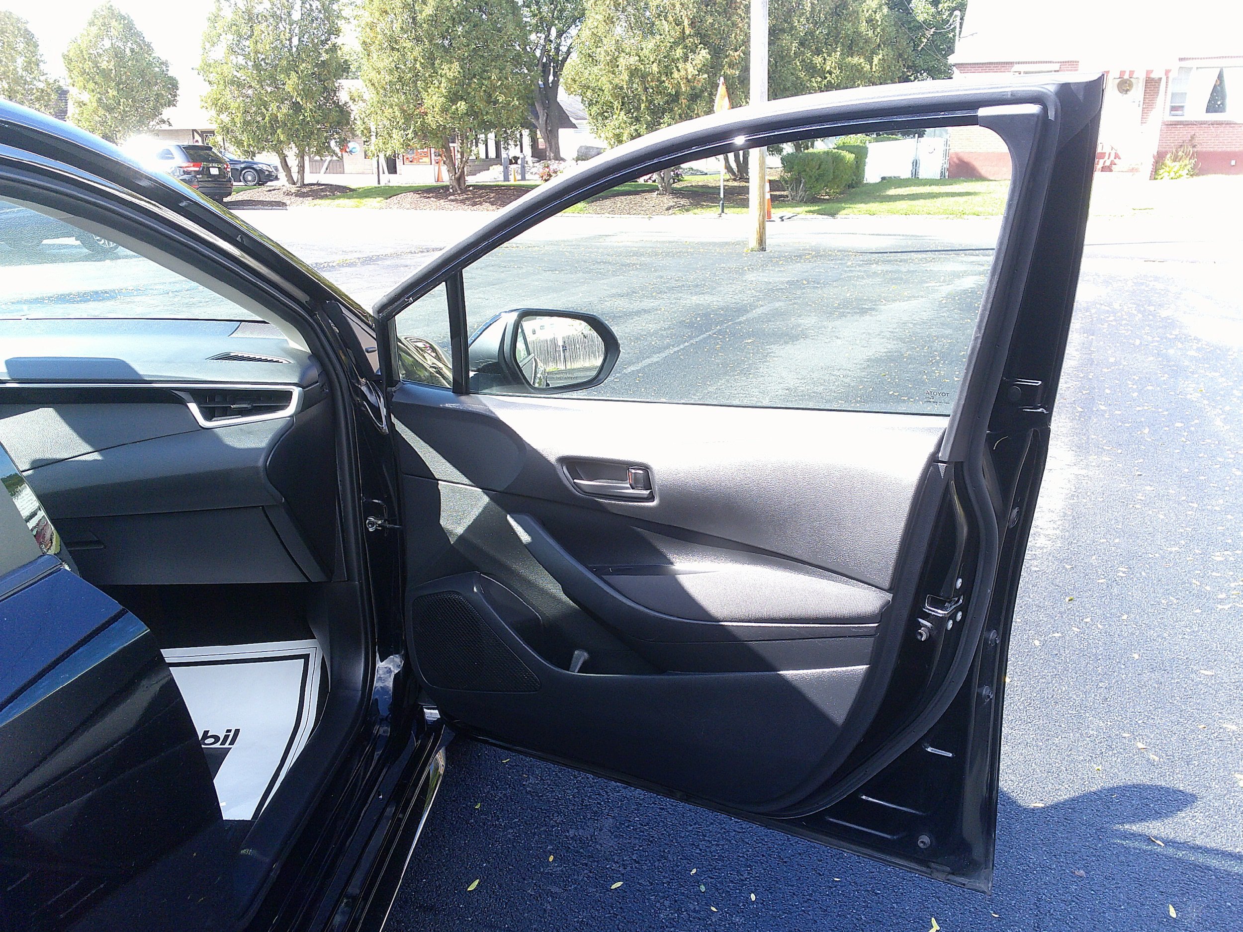 Used 2024 Toyota Corolla LE FWD image 24