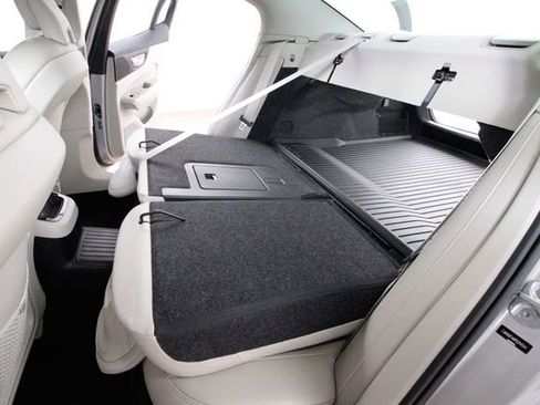 Certified 2023 Volvo S60 T8 Plus w/ Climate Package image 27