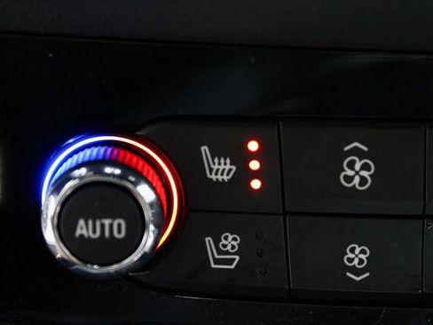 Used 2024 Buick Enclave Premium AWD/4WD image 4