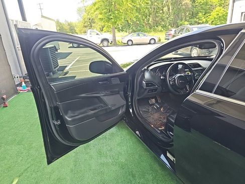 Used 2019 Jaguar XE Premium AWD/4WD image 29