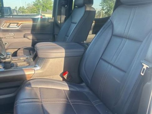 Used 2025 Chevrolet Silverado 1500 High Country w/ Technology Package AWD/4WD image 6