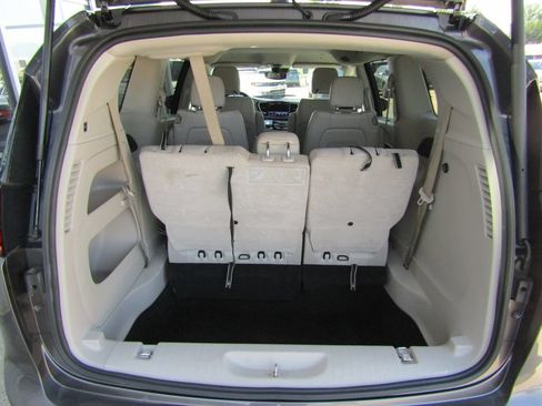 Used 2021 Chrysler Pacifica Touring-L FWD image 33