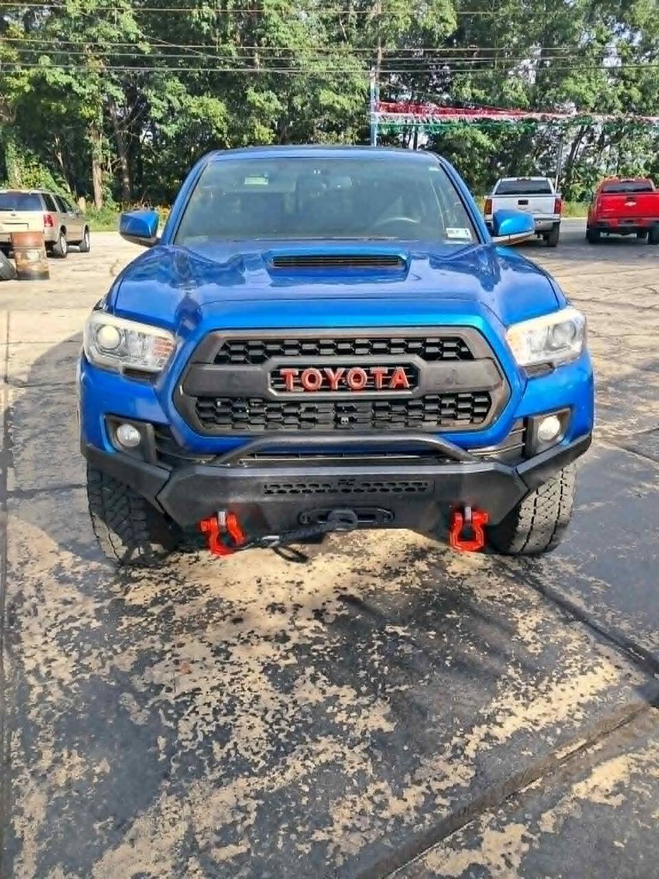 Used 2016 Toyota Tacoma TRD Sport w/ Towing Package AWD/4WD image 3