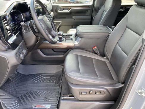 Used 2025 Chevrolet Silverado 1500 RST AWD/4WD image 14