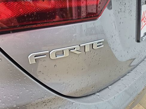 Used 2024 Kia Forte LXS w/ LXS Technology Package FWD image 19