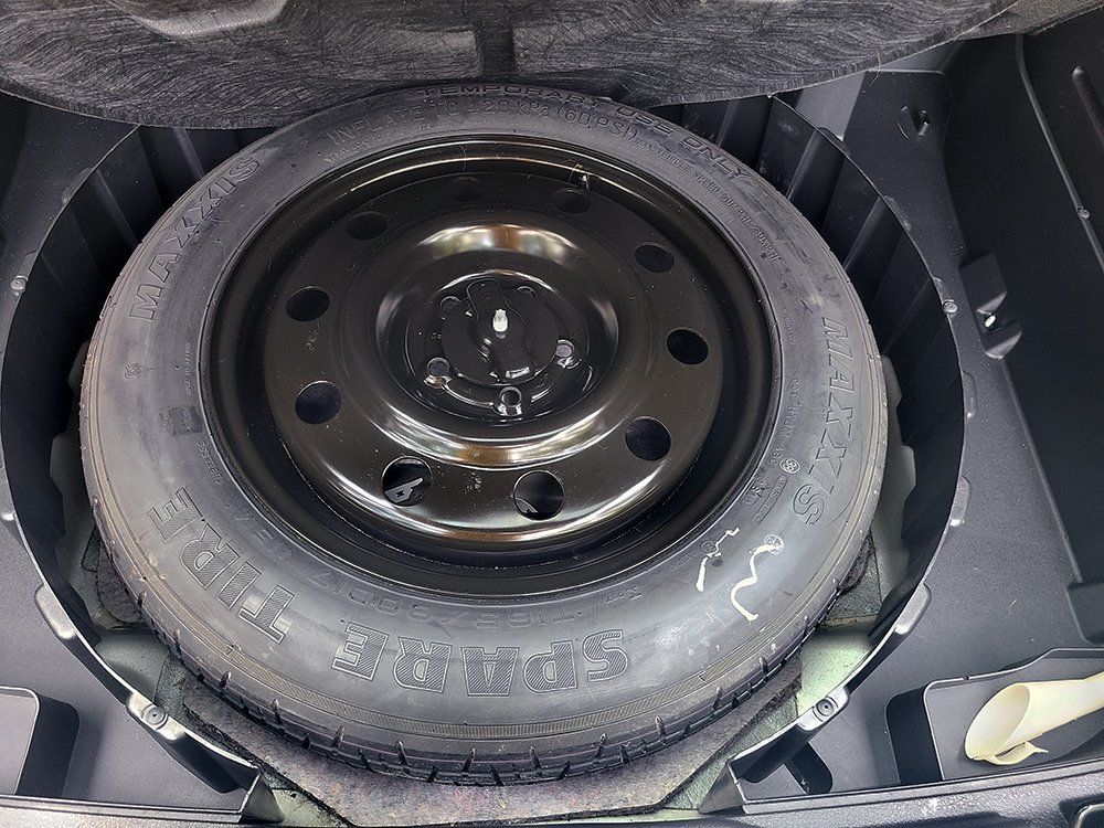 Used 2011 Lincoln MKX 2WD image 24