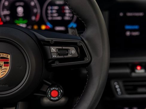 Used 2025 Porsche 911 Carrera 4 GTS image 39