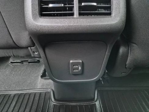 Used 2024 Chevrolet Equinox LT FWD image 35