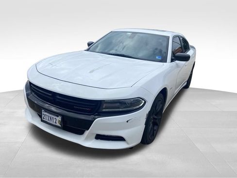 Used 2016 Dodge Charger R/T w/ Plus Group RWD image 2