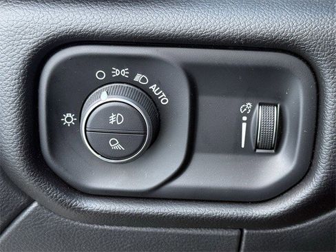 Used 2025 RAM 2500 Lone Star image 24