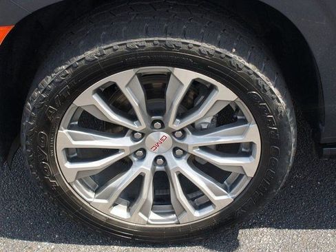 Used 2021 GMC Yukon Denali w/ Denali Premium Package image 24