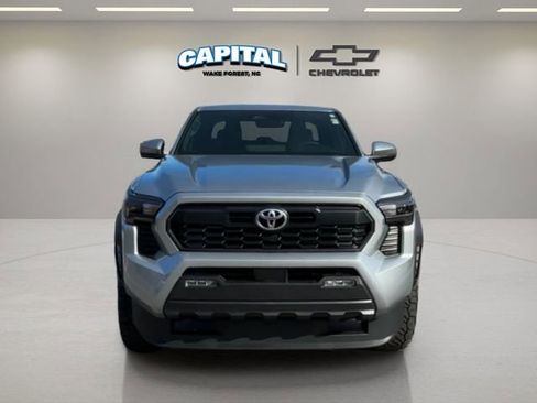 Used 2025 Toyota Tacoma TRD Off-Road AWD/4WD image 8