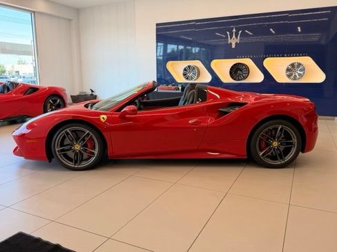 Used 2018 Ferrari 488 Spider RWD image 13