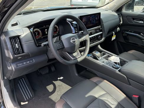 Used 2026 Nissan Pathfinder Platinum AWD/4WD image 22