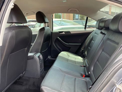 Used 2018 Volkswagen Jetta Wolfsburg Edition FWD image 17