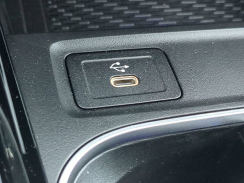 New 2025 Mercedes-Benz GLA 250 image 9