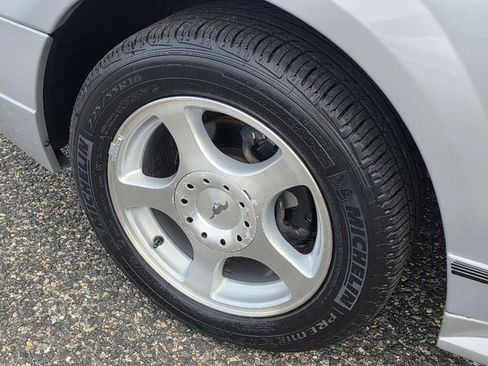 Used 2004 Ford Mustang Convertible image 25