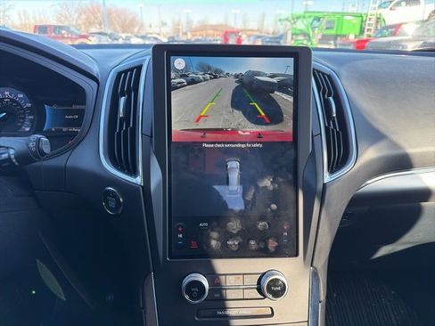 Used 2022 Ford Edge Titanium image 20