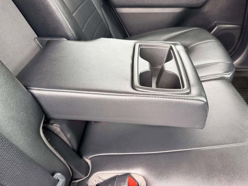 Used 2020 Toyota Highlander XLE FWD image 35