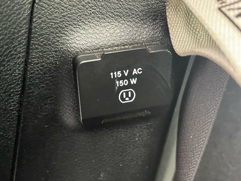 Used 2019 Chrysler Pacifica Touring-L Plus w/ Advanced Safetytec Group image 17