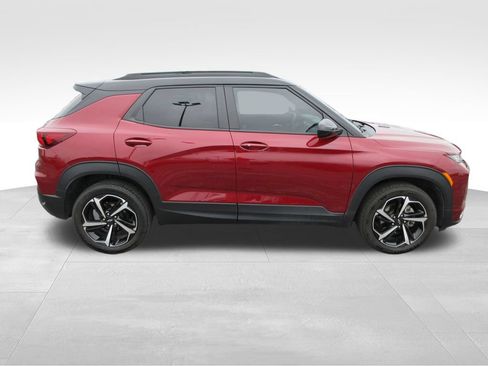 Certified 2022 Chevrolet TrailBlazer RS w/ Sun and Liftgate Package AWD/4WD image 6