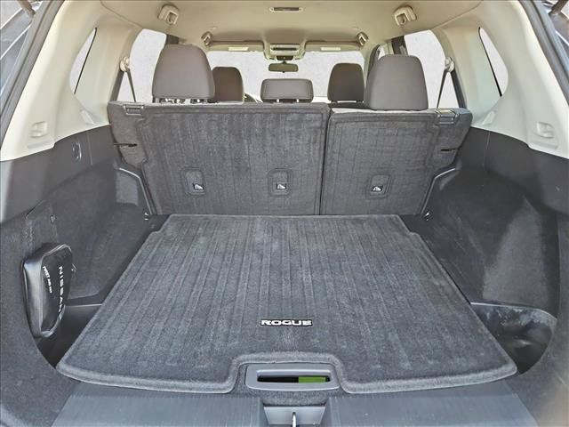 Used 2022 Nissan Rogue SV AWD/4WD image 6