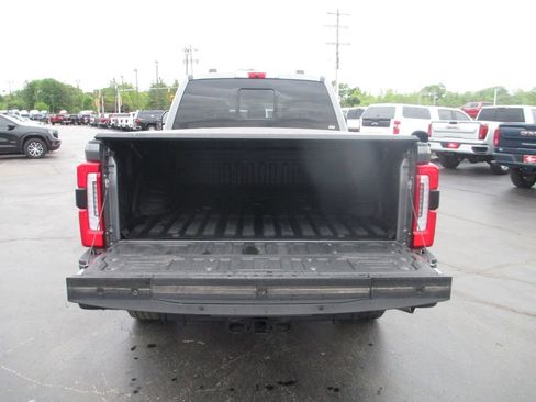 Used 2024 Ford F250 Platinum AWD/4WD image 9