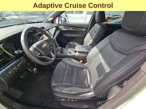 Used 2022 Cadillac XT6 Sport w/ Technology Package AWD/4WD image 10