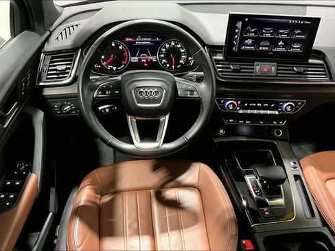 Used 2023 Audi Q5 2.0T Premium w/ Convenience Package AWD/4WD image 4