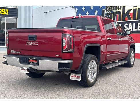 Used 2018 GMC Sierra 1500 SLT image 2