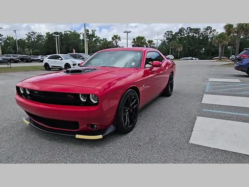 Used 2019 Dodge Challenger R/T Scat Pack w/ Shaker Package RWD image 21