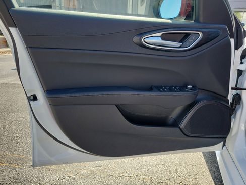 Used 2024 Alfa Romeo Giulia Sprint RWD image 17