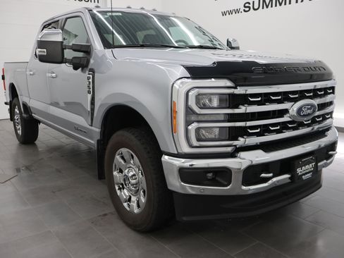 Used 2023 Ford F350 Lariat w/ Lariat Ultimate Package AWD/4WD image 2