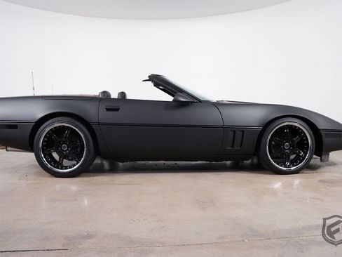 Used 1987 Chevrolet Corvette 2dr Convertible image 12
