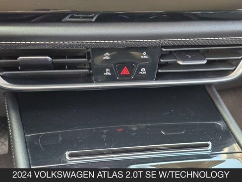 Used 2024 Volkswagen Atlas SE FWD image 22