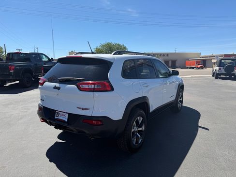 Used 2015 Jeep Cherokee Trailhawk w/ Comfort/Convenience Group AWD/4WD image 5