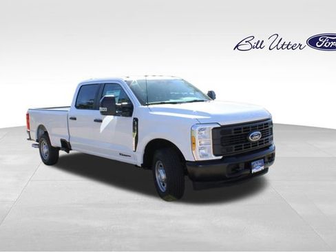 New 2025 Ford F250 XL w/ Camper Package image 2