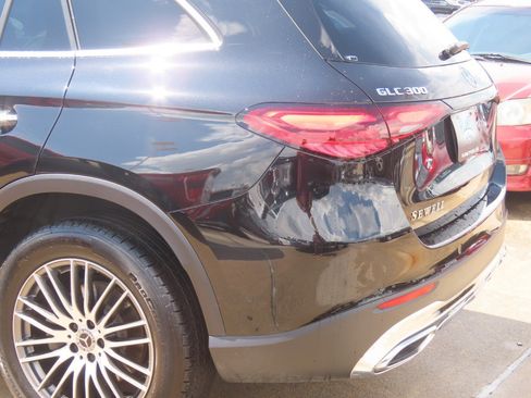 Used 2025 Mercedes-Benz GLC 300 image 16