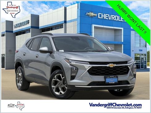 Certified 2025 Chevrolet Trax LT w/ LT Convenience Package FWD image 1
