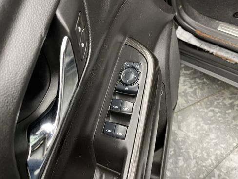 Used 2017 GMC Acadia SLE w/ Driver Alert Package I image 7