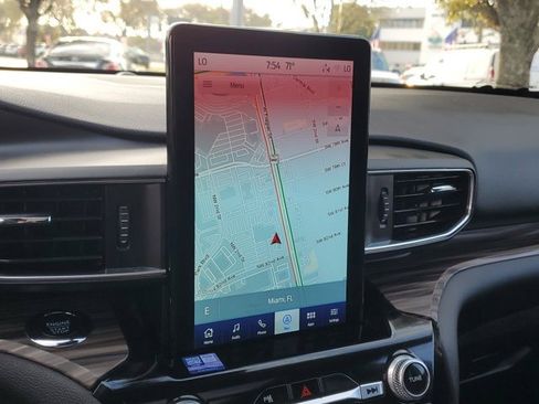 Used 2023 Ford Explorer Limited w/ Limited Technology Package image 32