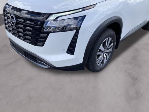 New 2026 Nissan Pathfinder SL image 11