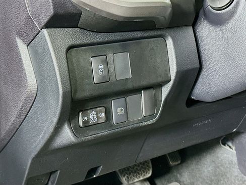 Used 2020 Toyota Tacoma SR5 image 16