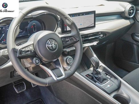 New 2025 Alfa Romeo Tonale image 8