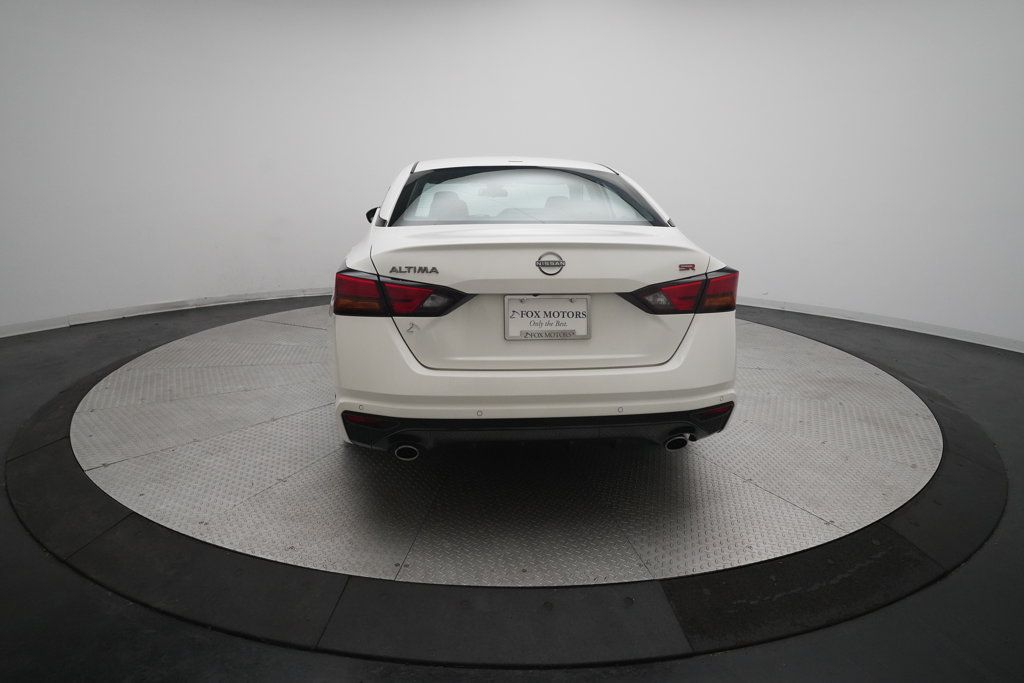 Used 2024 Nissan Altima 2.5 SR FWD image 25