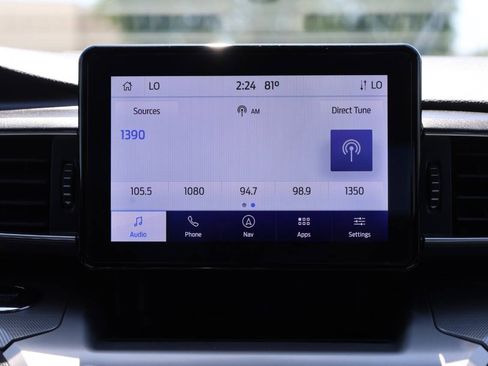 Used 2022 Ford Explorer XLT w/ Equipment Group 202A AWD/4WD image 19