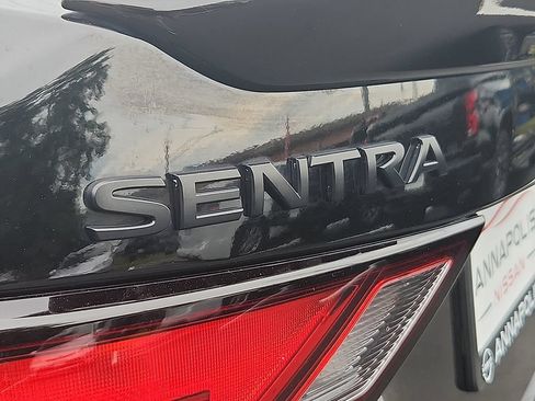 Certified 2025 Nissan Sentra SR w/ Midnight Edition FWD image 31